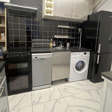 Nifty 2 Bedroom Flat In Goswell Rd Londres Exterior foto