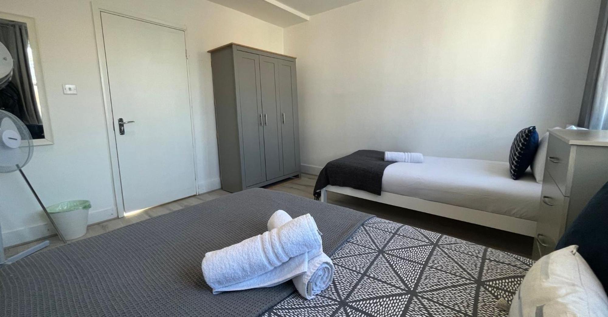 Nifty 2 Bedroom Flat In Goswell Rd Londres Exterior foto
